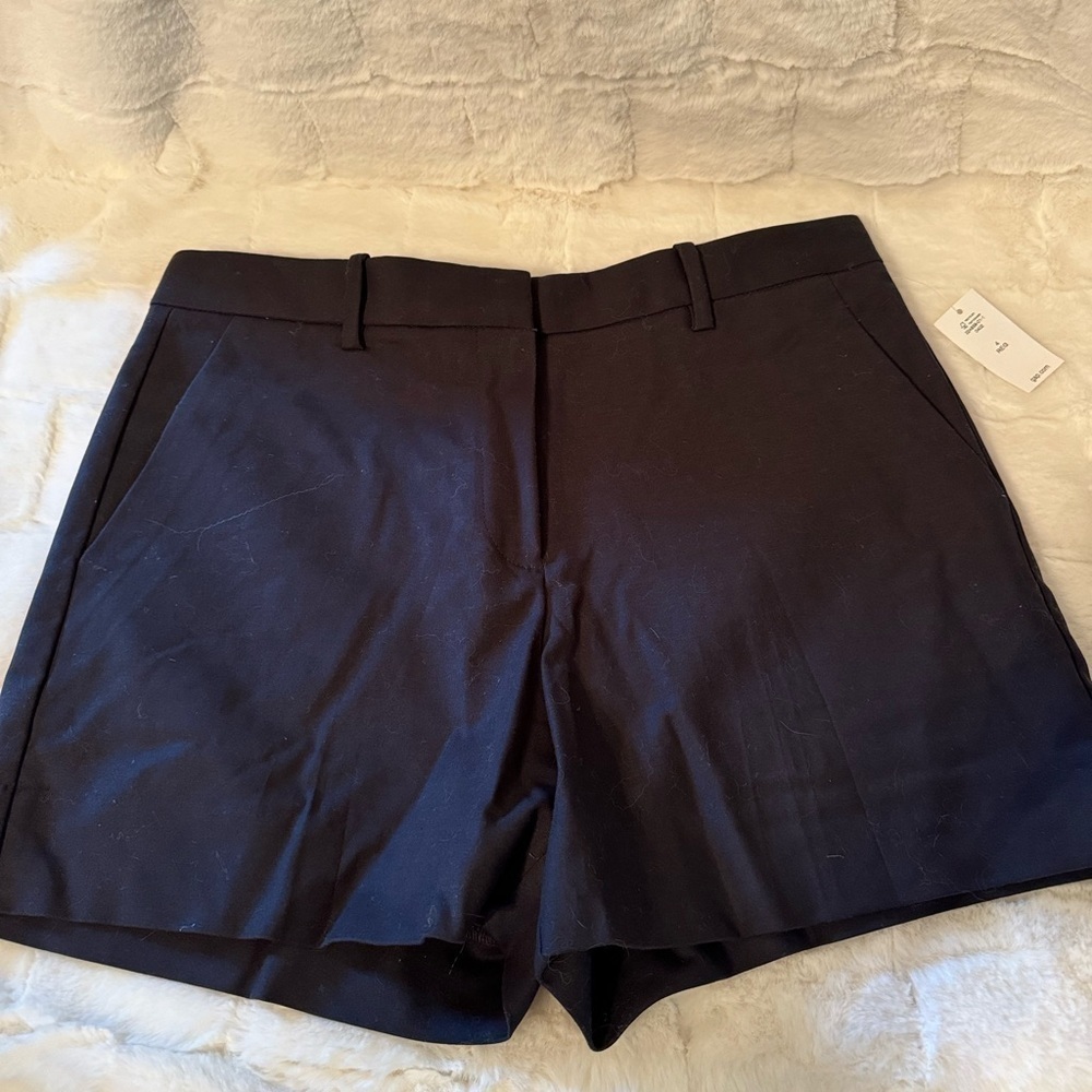 GAP Black Stretch Tailored Shorts. Size 4R. Pockets. Zip closure Cotton …